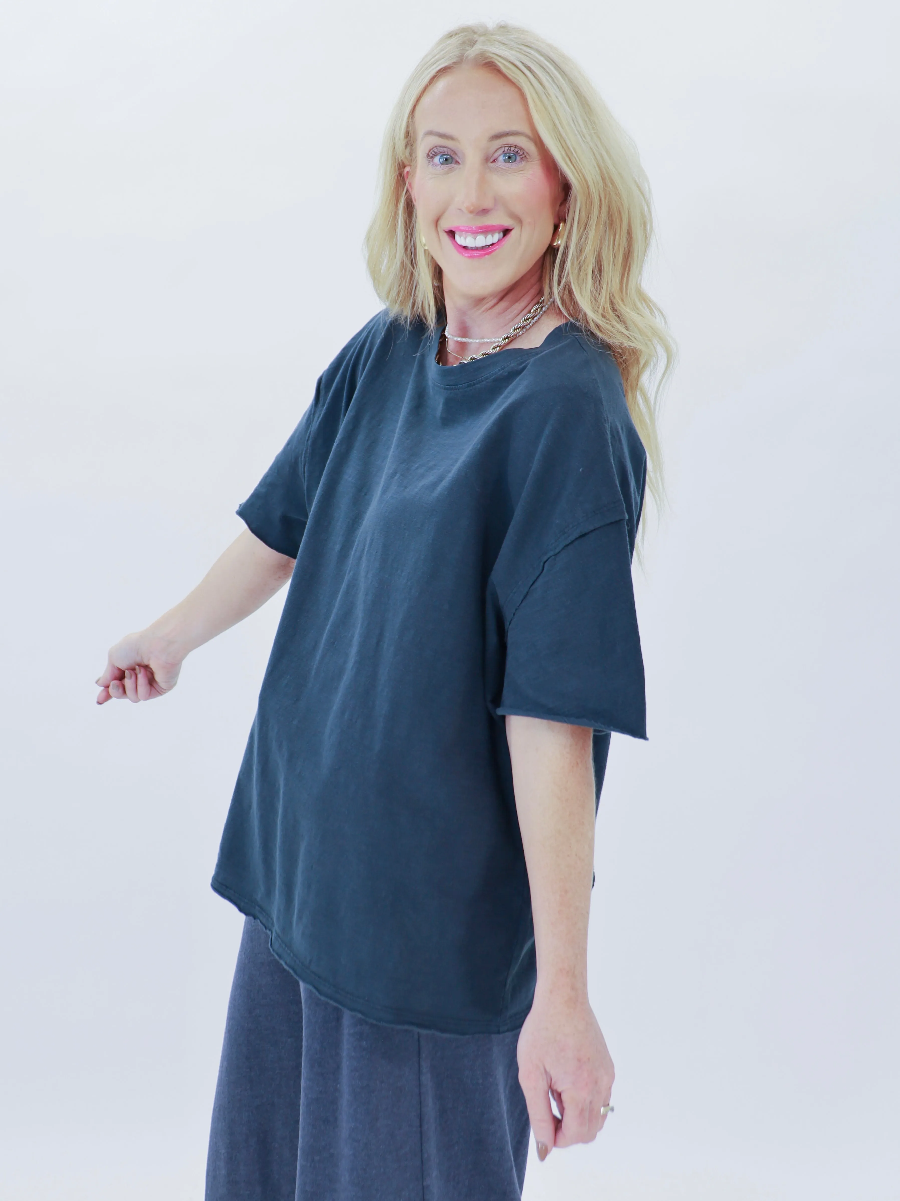 Get It Girl Tee In Charcoal