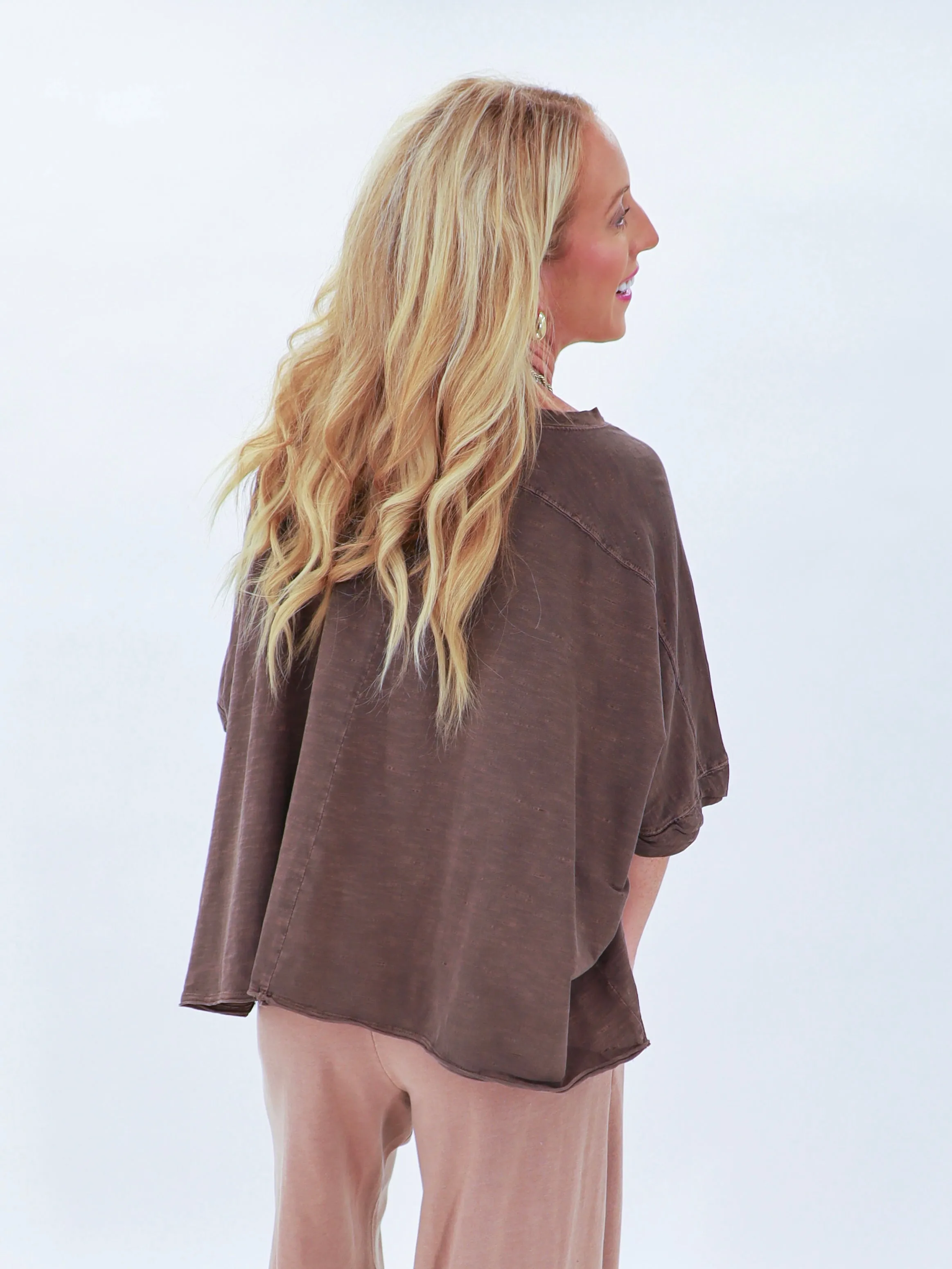 Get It Girl Tee In Chocolate