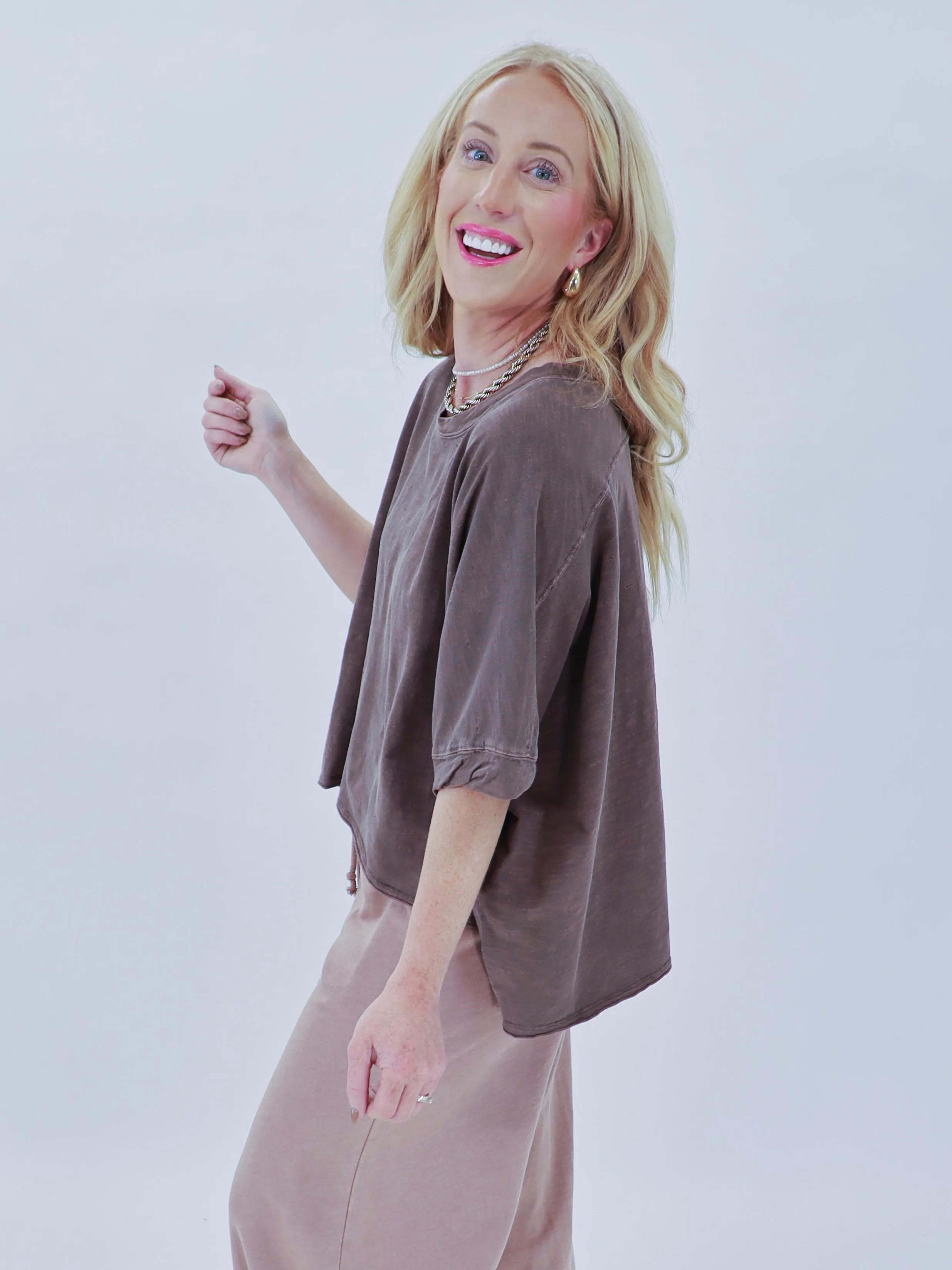 Get It Girl Tee In Chocolate