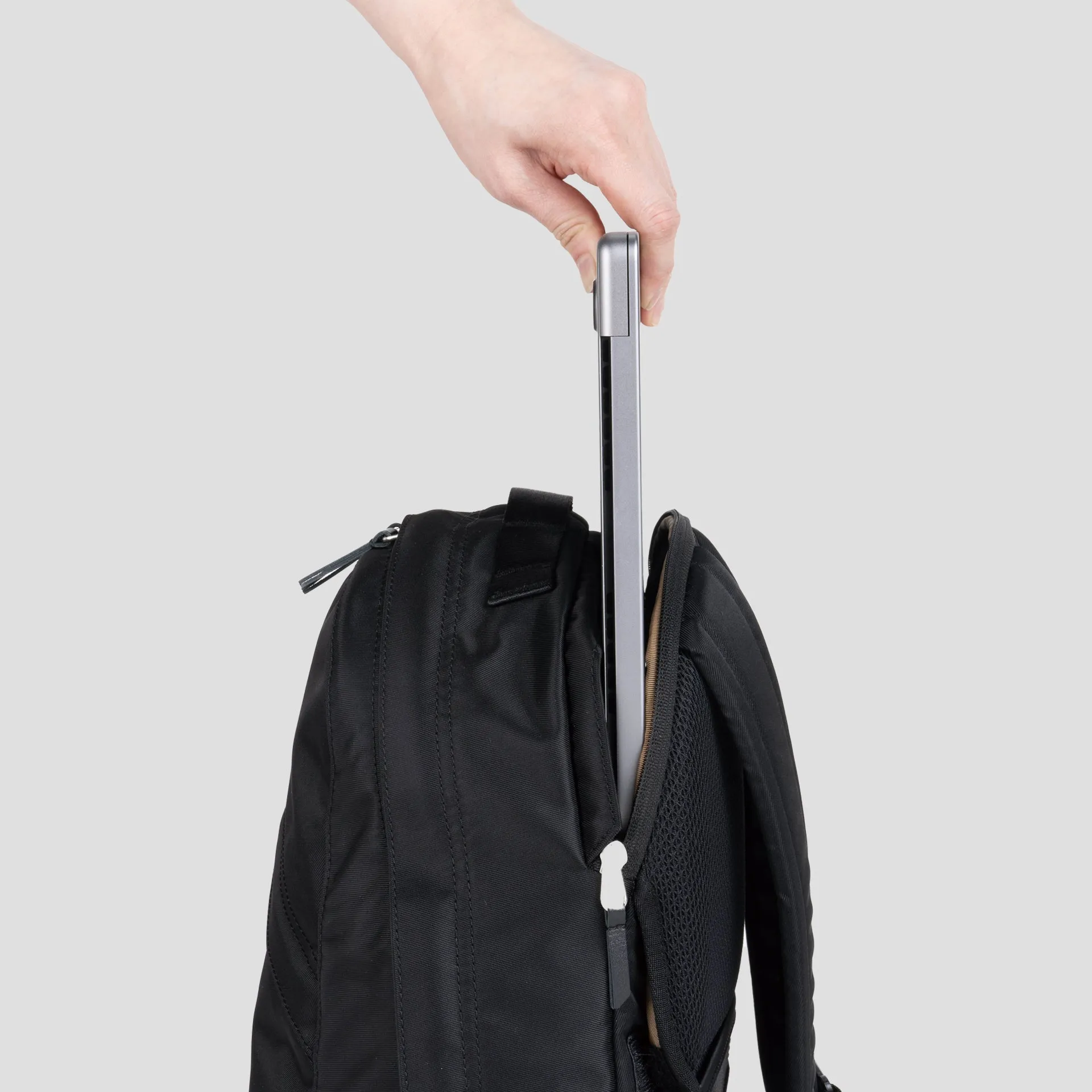 Staple Travel Daypack Black