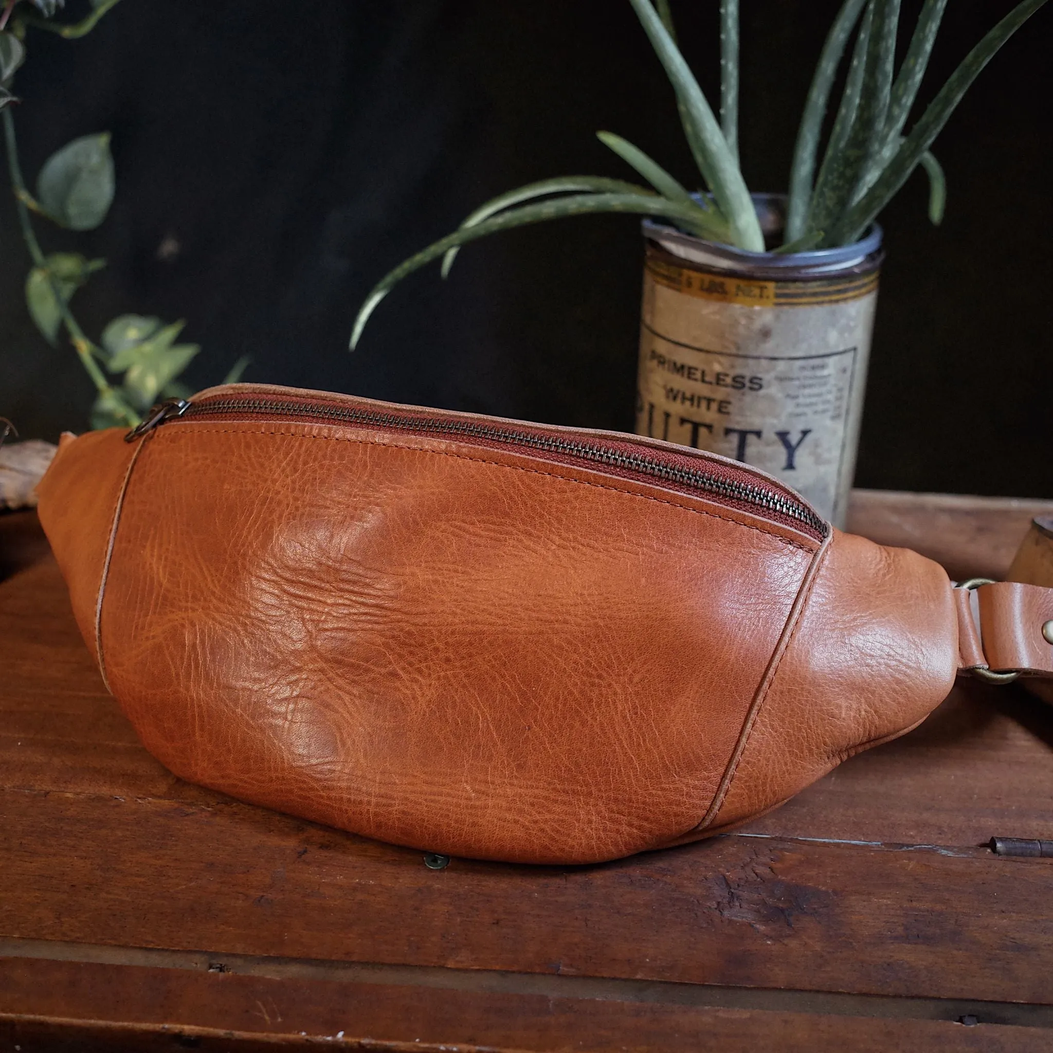 Verdun Leather Fanny Pack – English Tan Edition