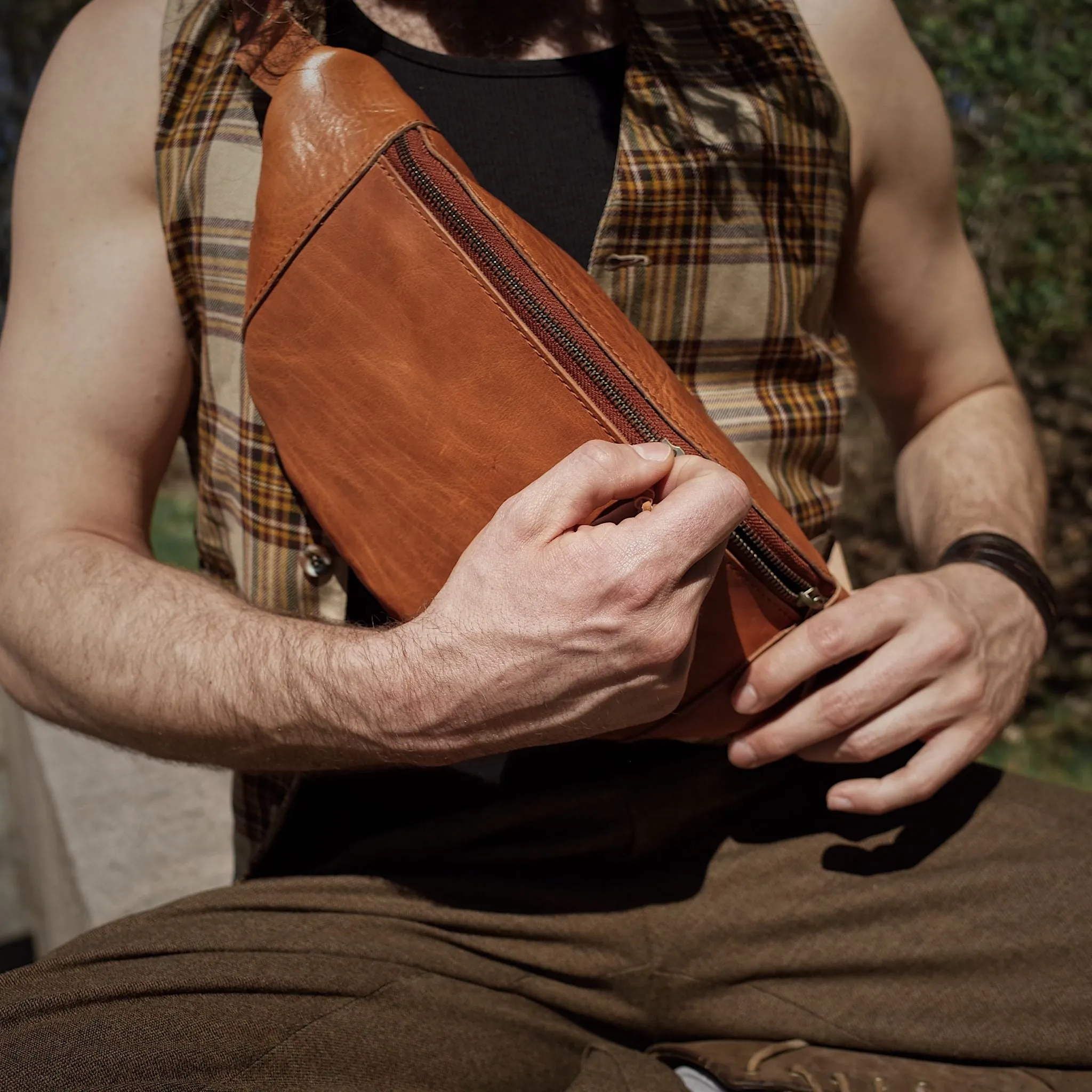 Verdun Leather Fanny Pack – English Tan Edition